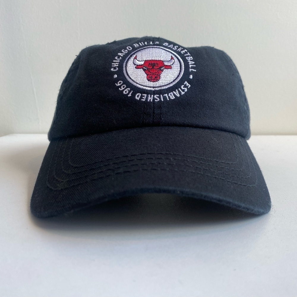 Chicago Bulls Basketball‎ Hat - Picture 2 of 6